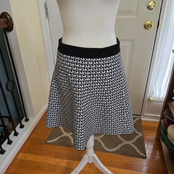 NWT MICHAEL Michael Kors Knit Mini Skirt with MK Logo Pattern Size XL - Picture 1 of 8